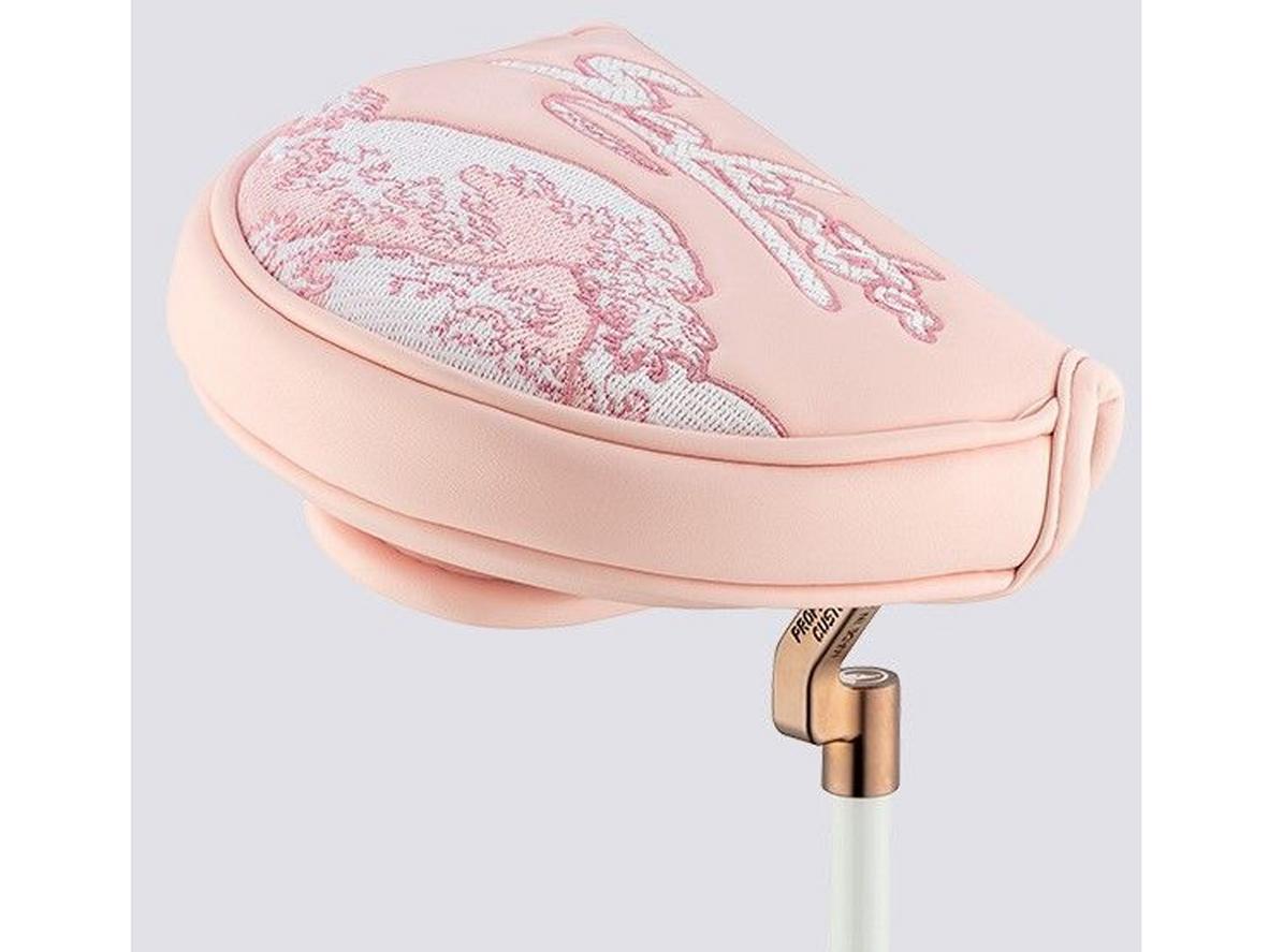 Đế rộng và trọng lượng 529g hỗ trợ độ ổn định