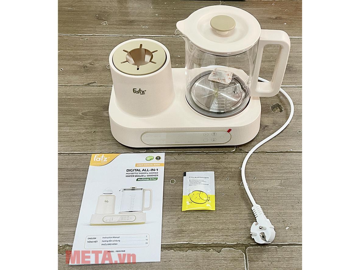 Khoang đun và hâm nước hỗ trợ giữ nước luôn sẵn sàng cho cữ sữa của bé.