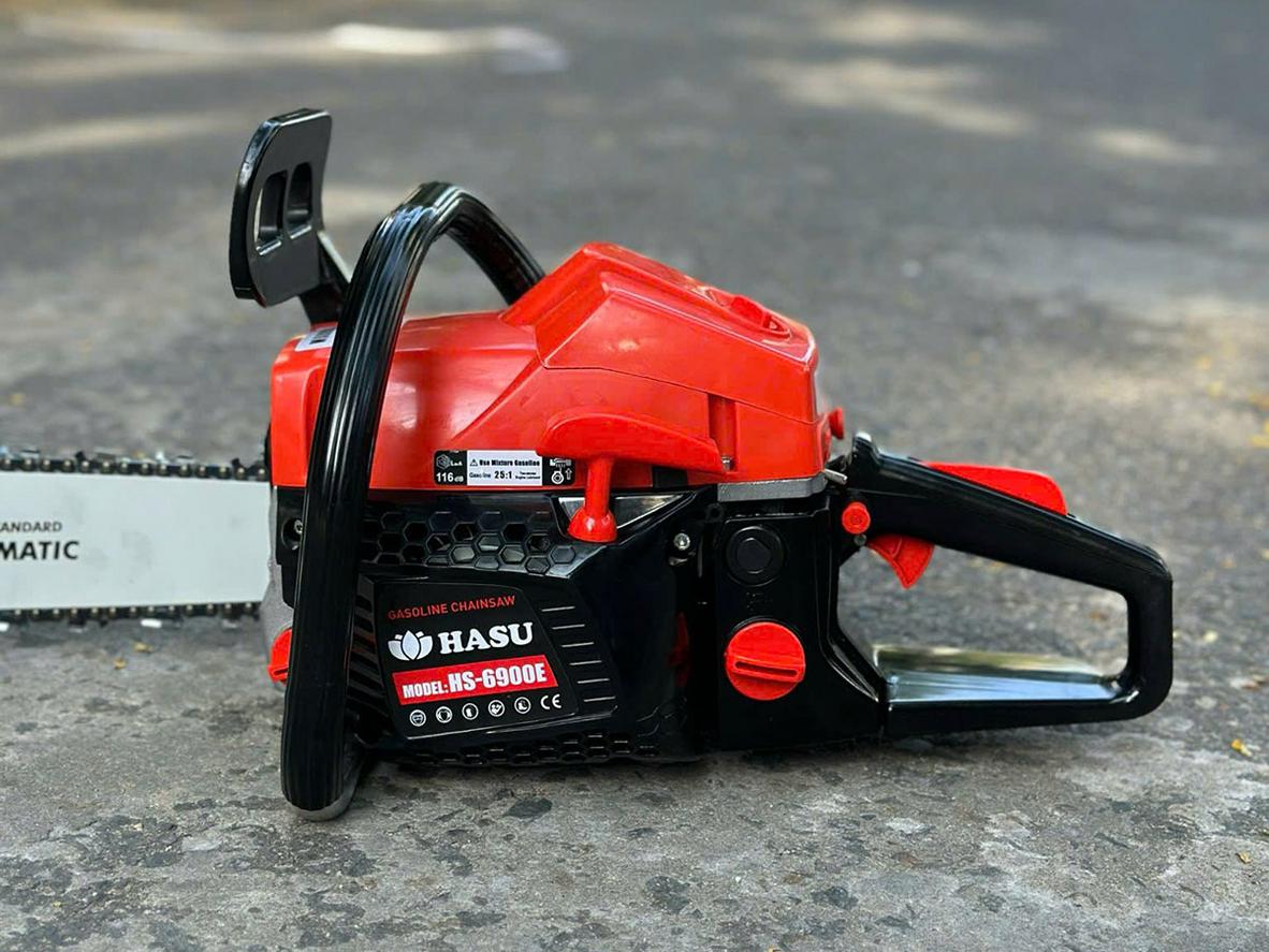Động cơ 2 thì 2.000W mang lại sức cắt ổn định cho Hasu HS-6900E