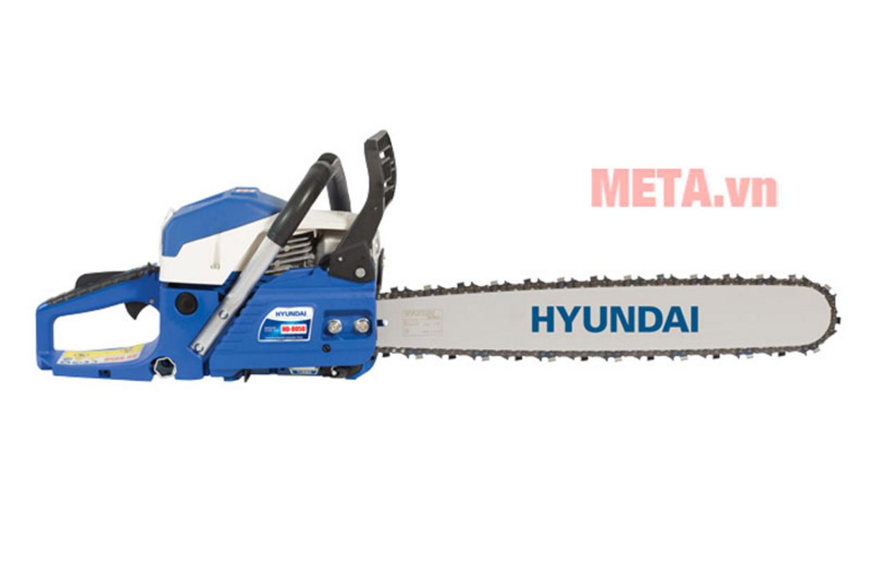 Động cơ 2 thì 49.3cc tạo lực cắt mạnh mẽ.