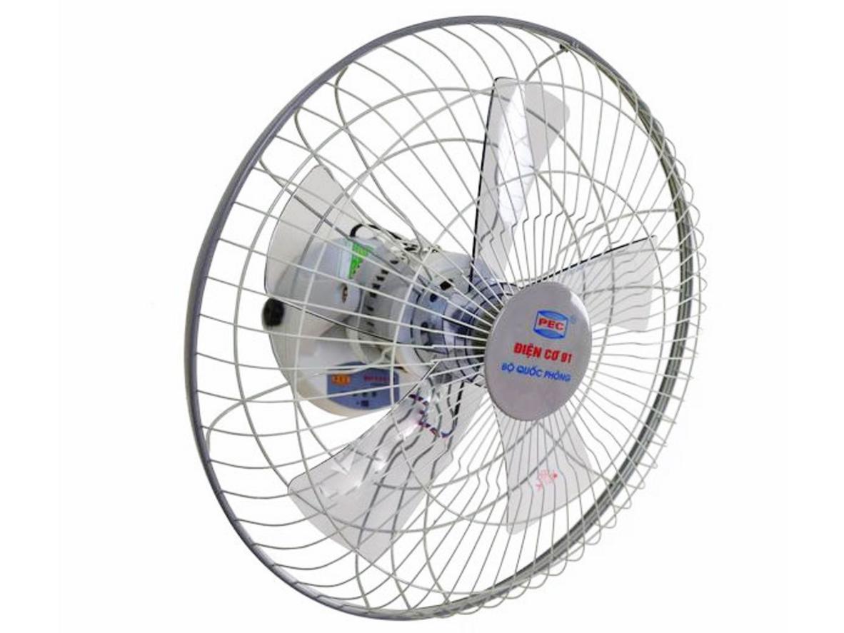 Động cơ bạc đạn giúp quạt chạy ổn định và bền bỉ.
