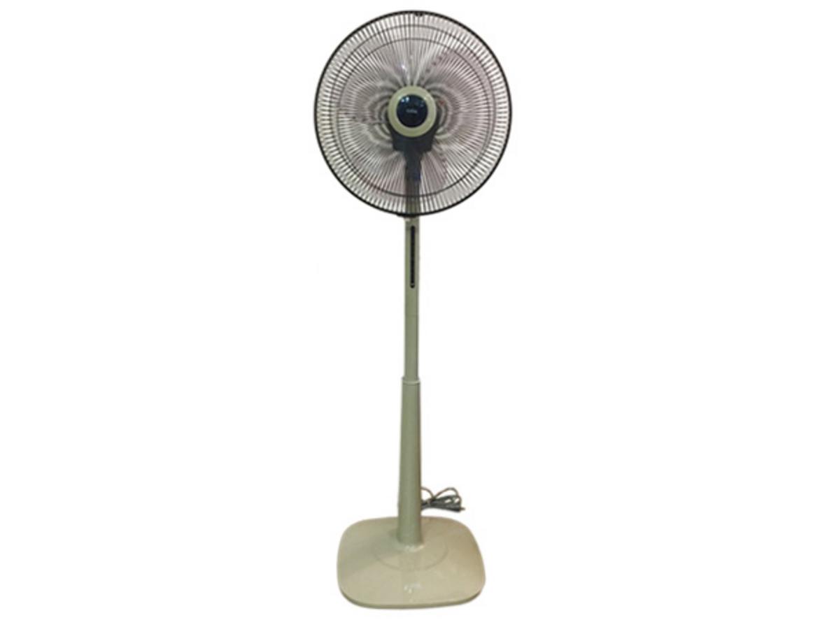 Động cơ bạc đạn và lõi đồng tăng độ bền, vận hành êm ái.