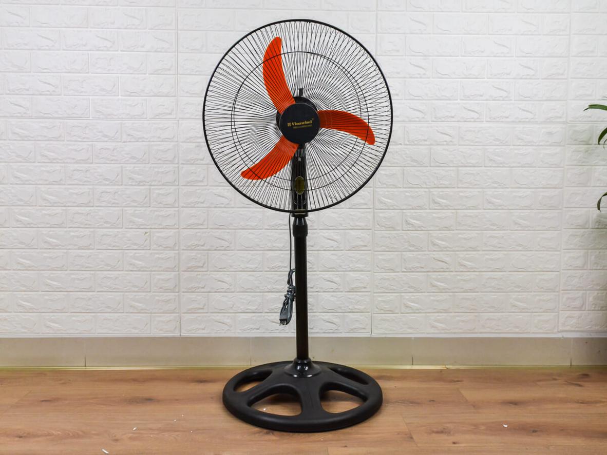 Động cơ bạc thau lõi đồng giúp quạt bền bỉ và chạy ổn định.