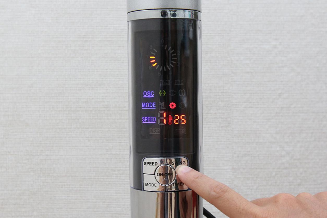 Động cơ bạc thau và sải cánh 40cm tạo luồng gió ổn định.