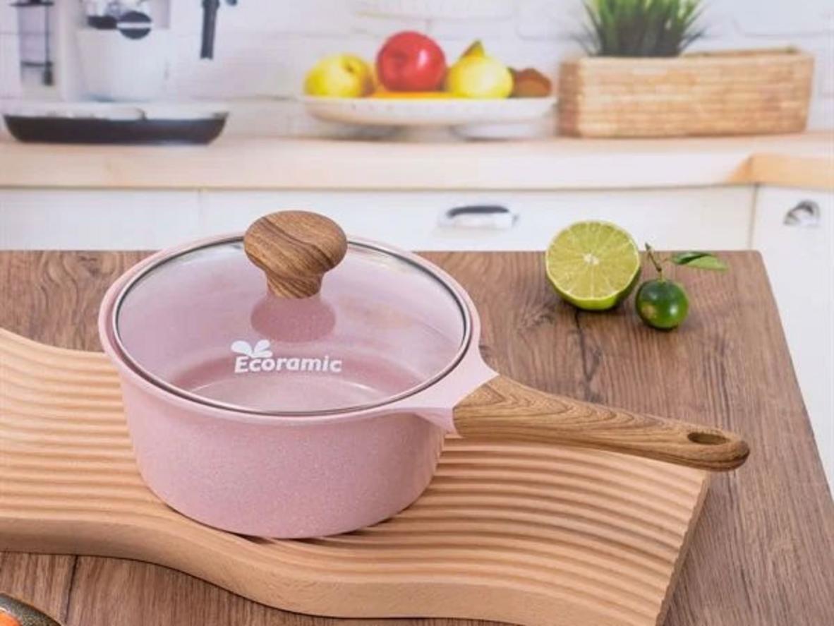 Thân đúc nguyên khối giúp nấu nhanh và bền chắc.