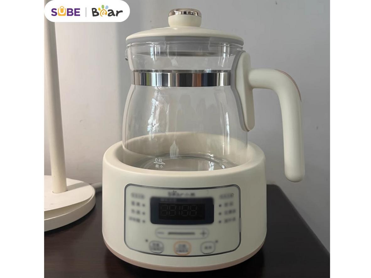 Dung tích 1.2 lít, công suất 800W giúp đun nhanh và tiện hơn.