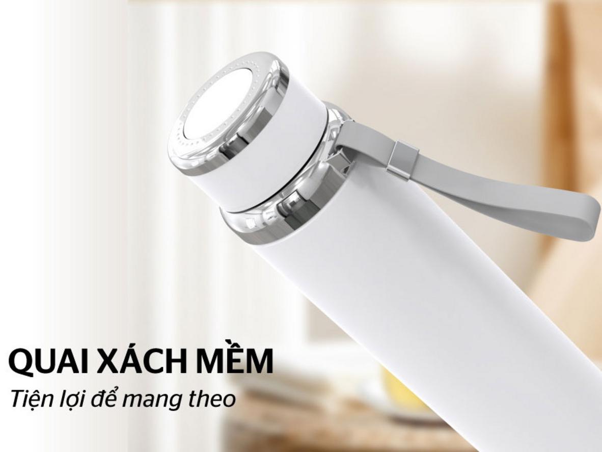 Dung tích 920ml tiện dùng cả ngày.