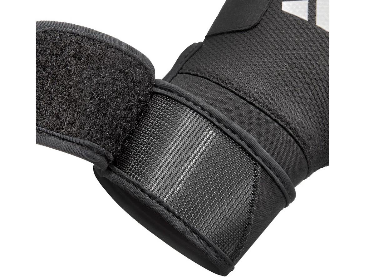 Polyester và Aeroready cho cảm giác thoáng tay