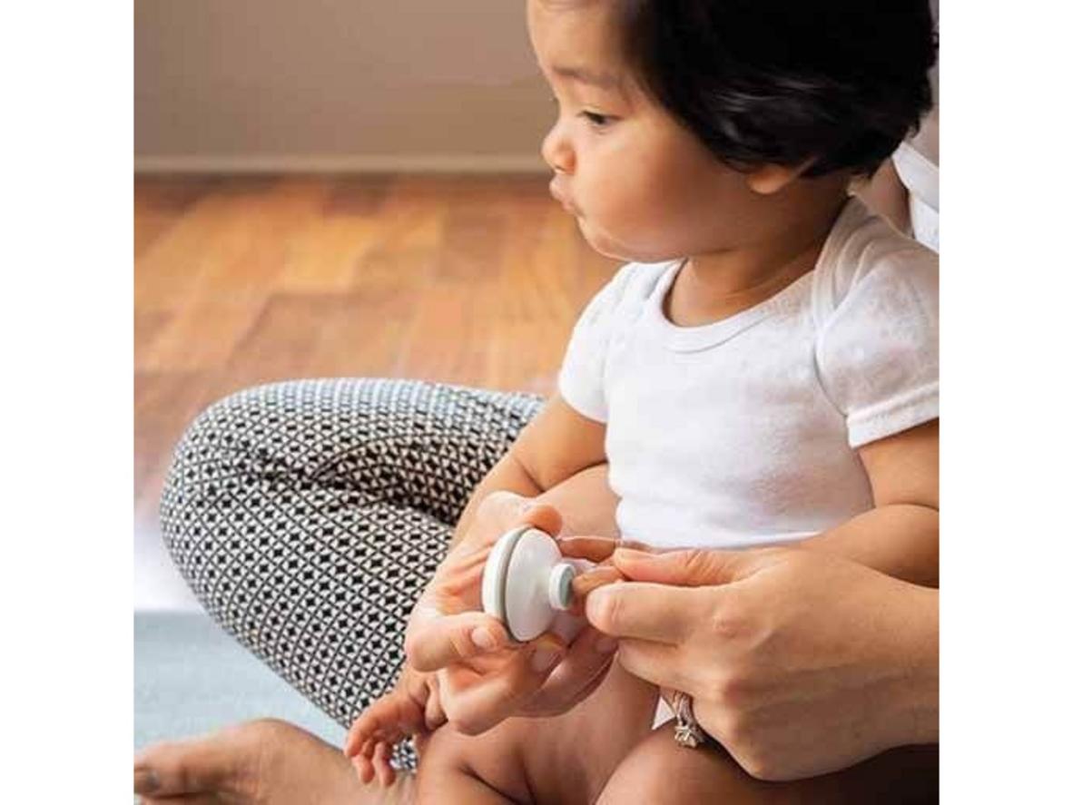 2 tốc độ dũa giúp linh hoạt hơn khi sử dụng.