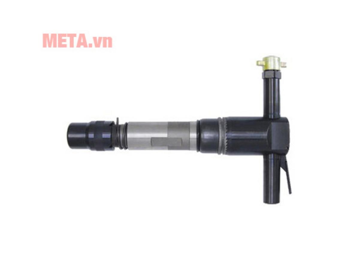 Hành trình piston dài giúp tăng lực đục của Kawasaki CB-20.