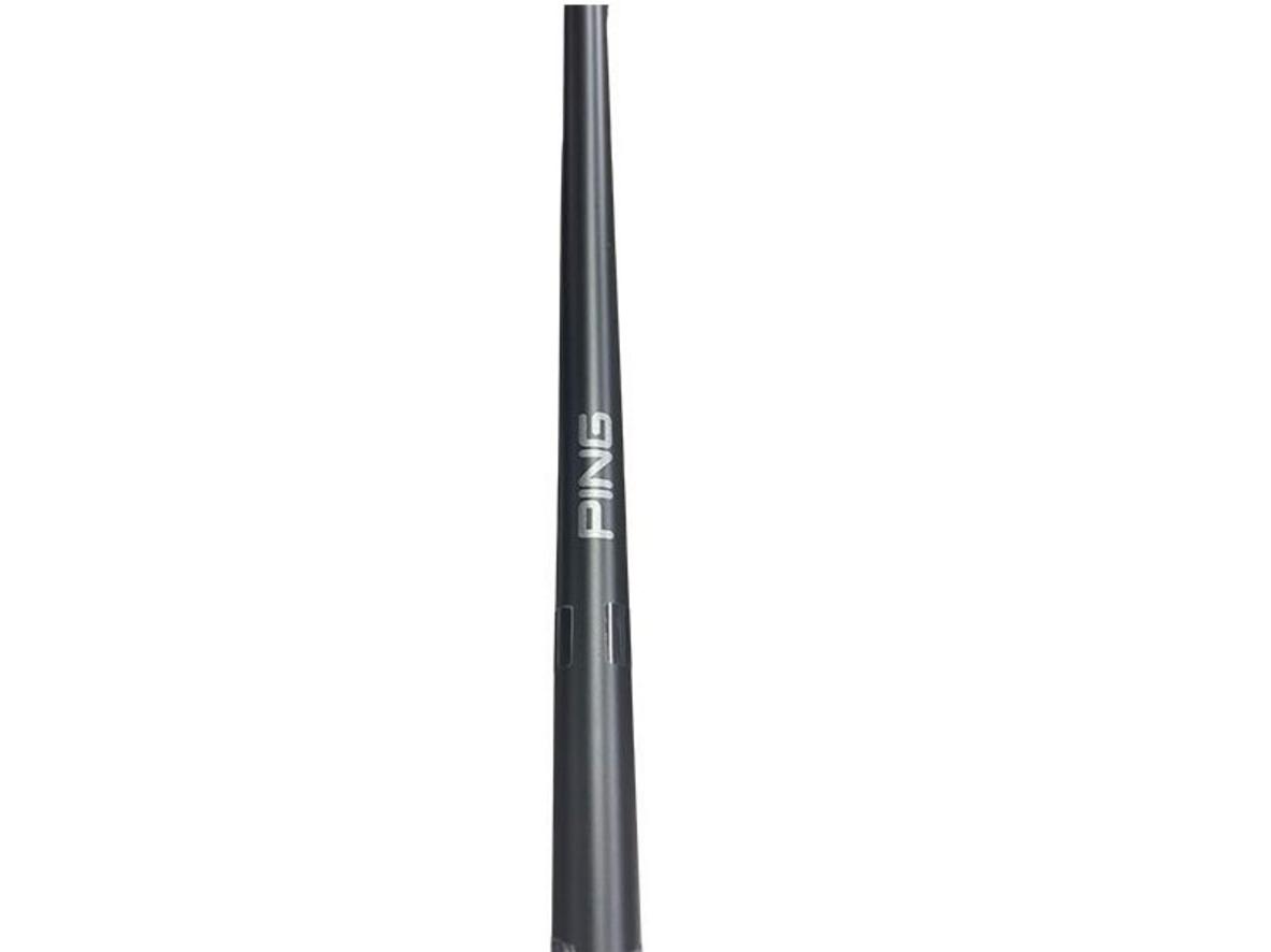 Insert PEBAX cho cảm giác mềm và tốc độ bóng ổn định.