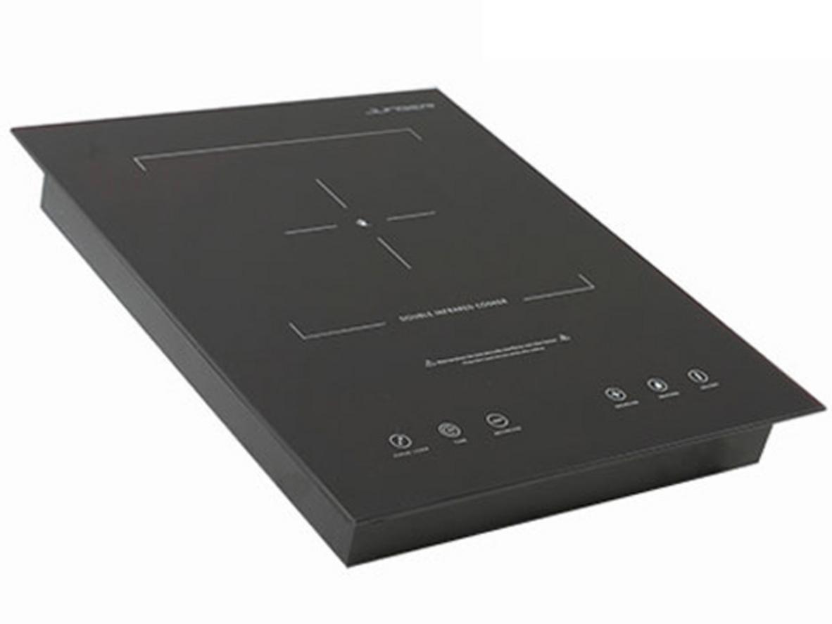 Công suất 2200W giúp nấu nhanh và linh hoạt.