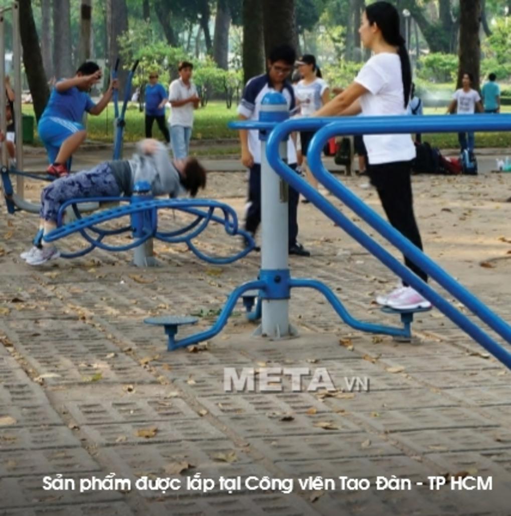 Khung sắt nhúng kẽm nóng giúp tăng độ bền ngoài trời