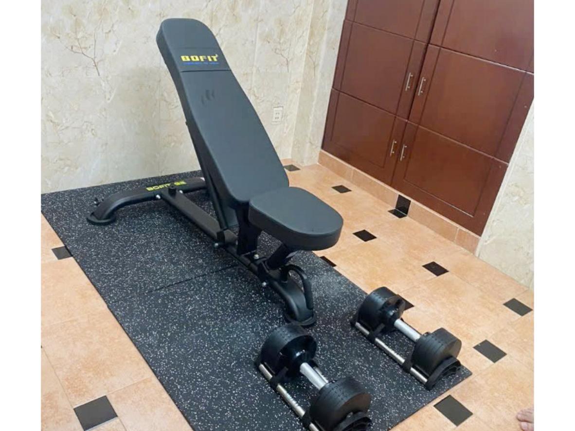 Kích thước gọn, phù hợp không gian nhà phố và phòng gym nhỏ.