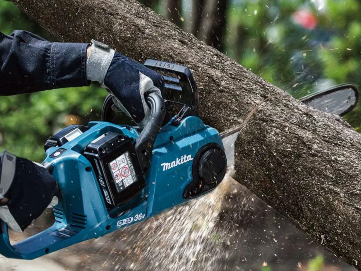 Lam 350 mm và tốc độ xích cao giúp xử lý công việc cắt linh hoạt.