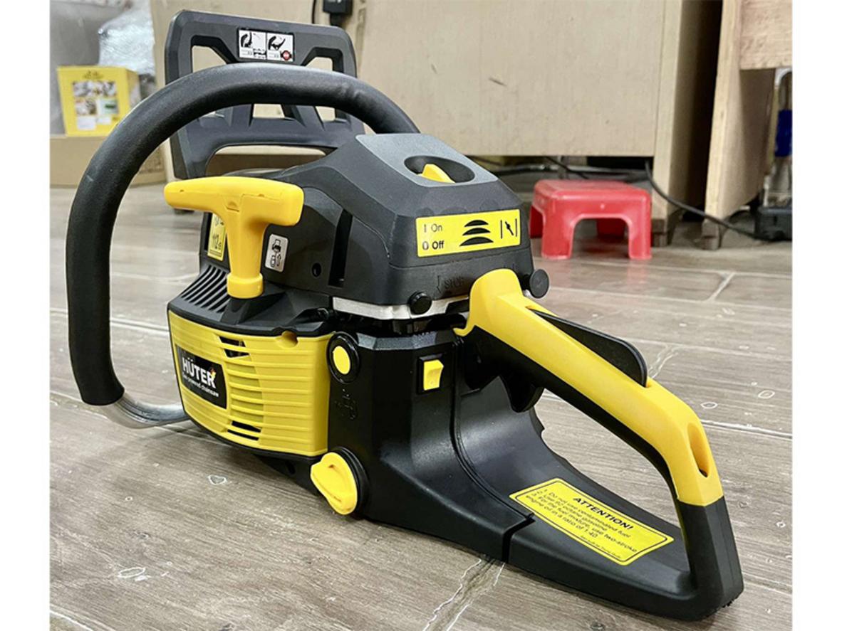 Lam cưa 20 inch và xích 0.325 inch cho khả năng cắt linh hoạt