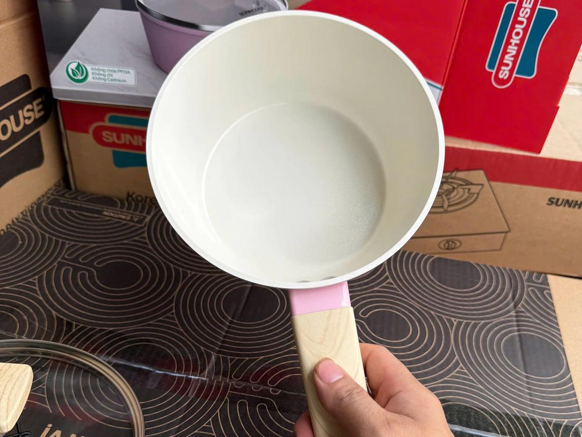 Lớp phủ Nano Ceramic chống dính bền và dễ vệ sinh.