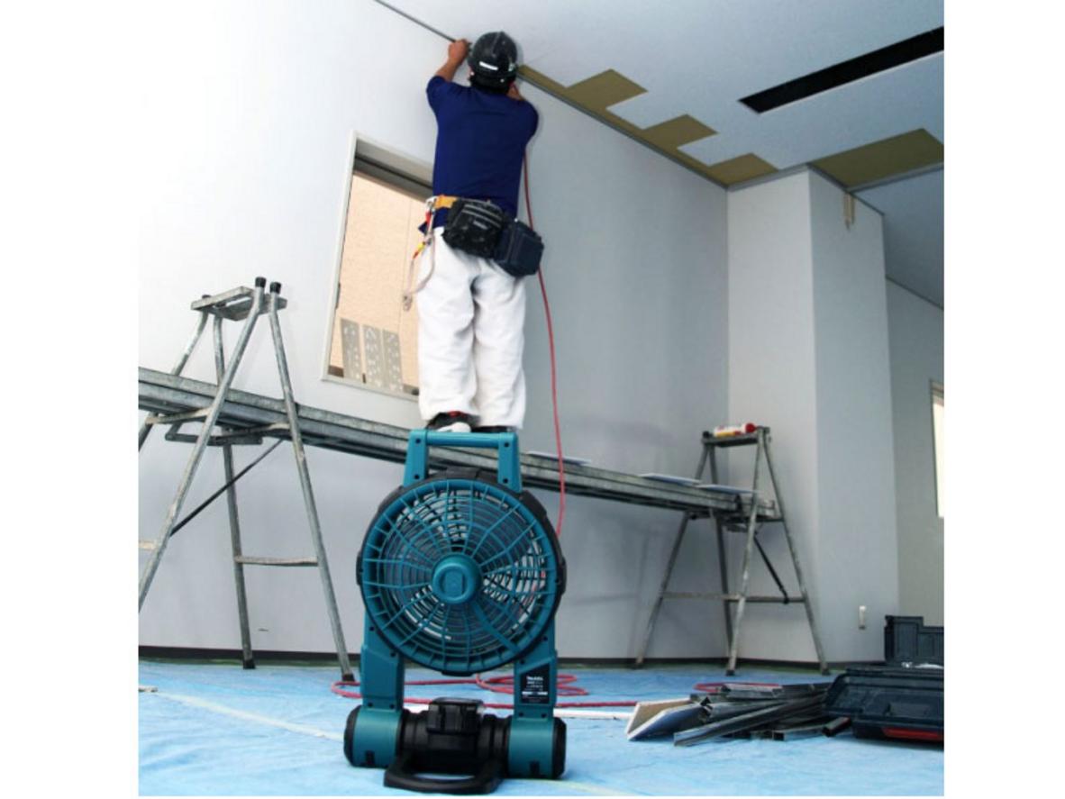 Dùng pin hoặc cắm điện trực tiếp tùy hoàn cảnh
