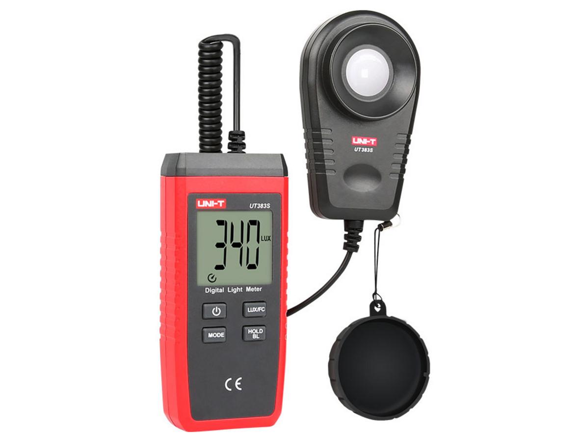 Màn hình LCD có đèn nền cho khả năng đọc số dễ dàng.