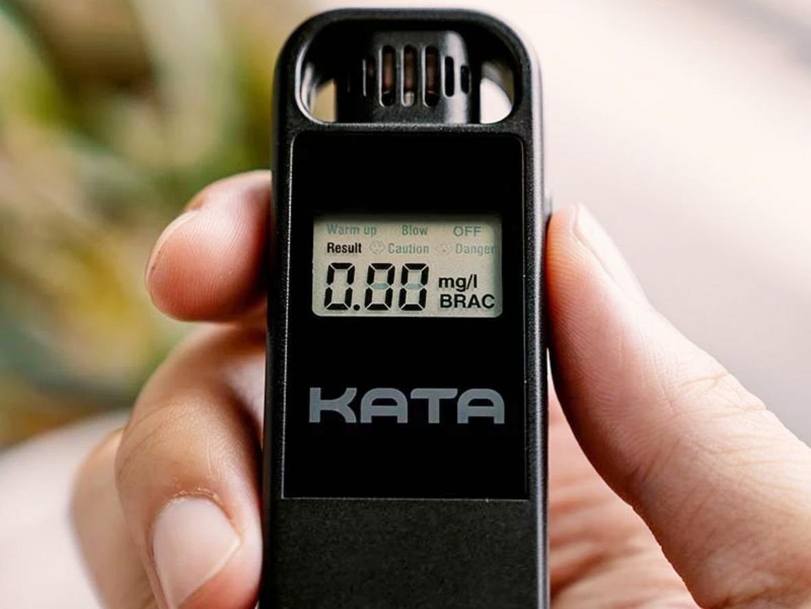 Màn hình LCD hiển thị rõ ràng, dễ theo dõi.