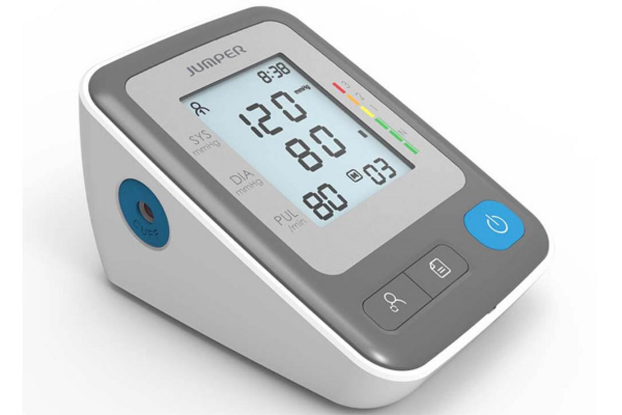 Màn hình LCD lớn giúp theo dõi kết quả dễ dàng.