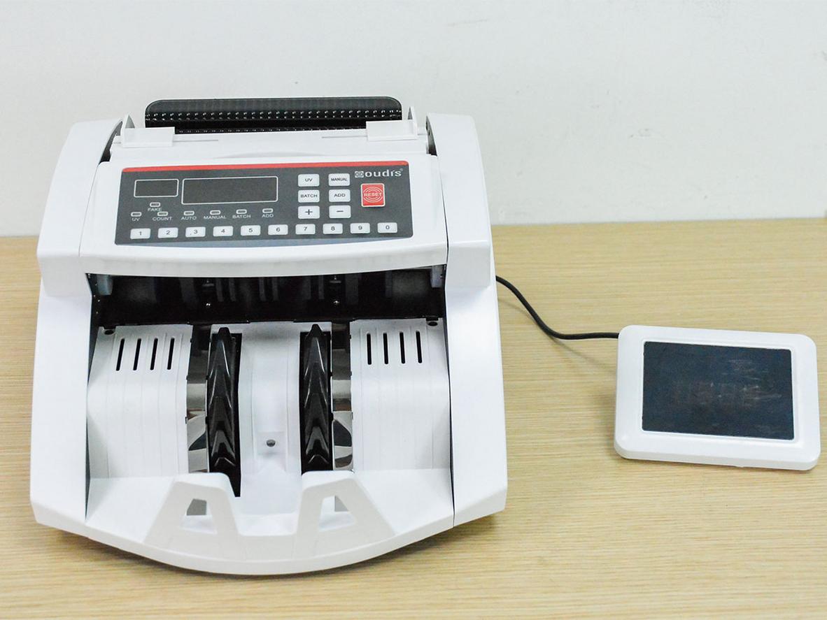 Màn hình LCD giúp theo dõi số đếm dễ dàng