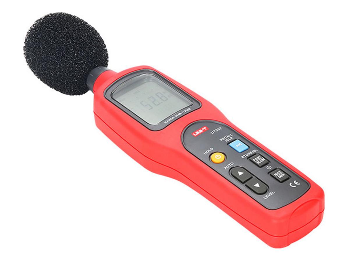 Màn hình LCD giúp theo dõi mức ồn rõ ràng, dễ thao tác.