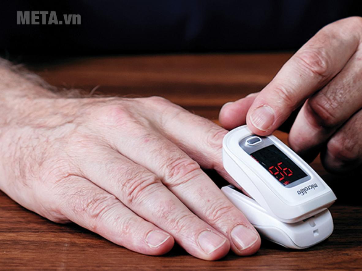 Màn hình hiển thị rõ ràng, thân thiện với người lớn tuổi