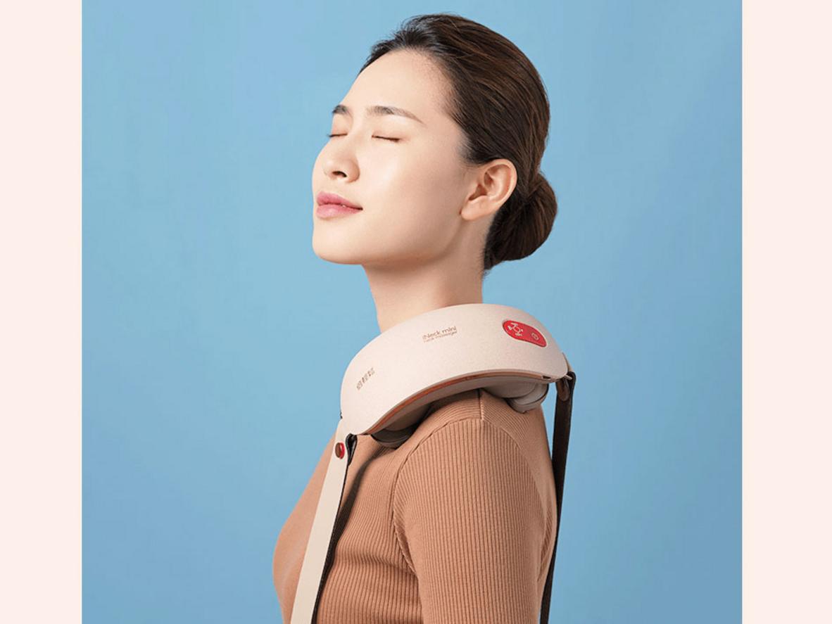 Công nghệ massage 3D với 10 đầu lăn mô phỏng 10 ngón tay