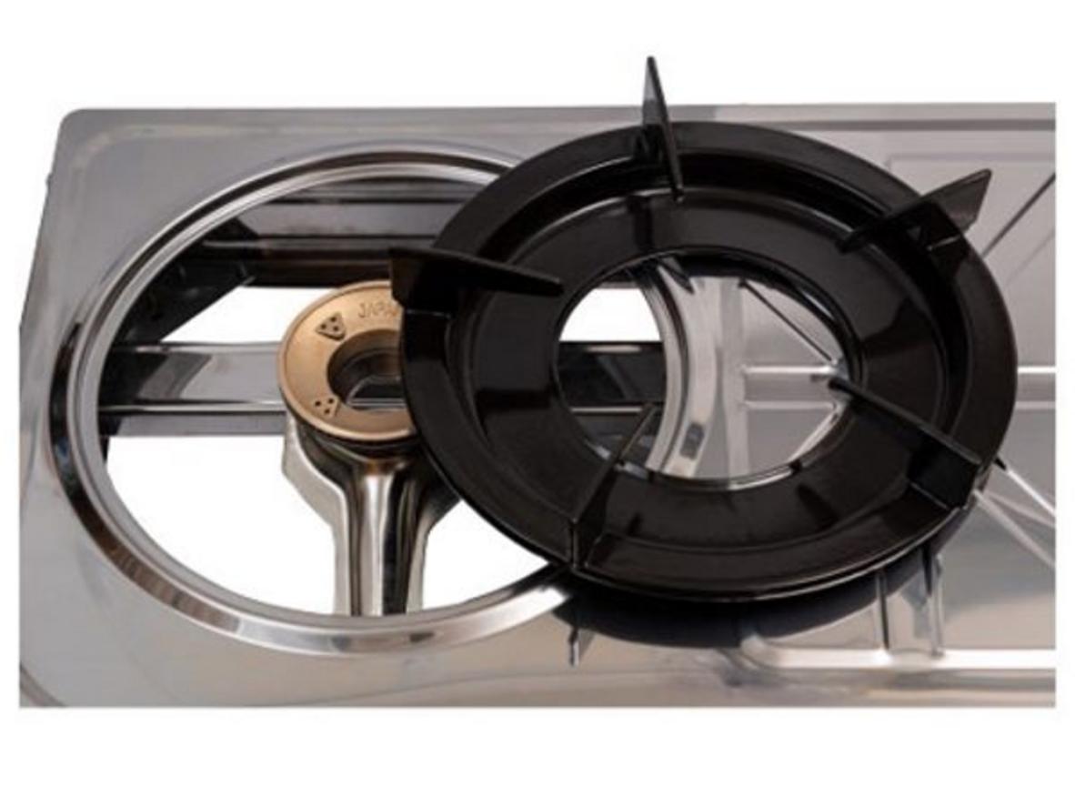 Mặt inox giúp bếp dễ lau chùi và giữ độ sáng đẹp lâu hơn.