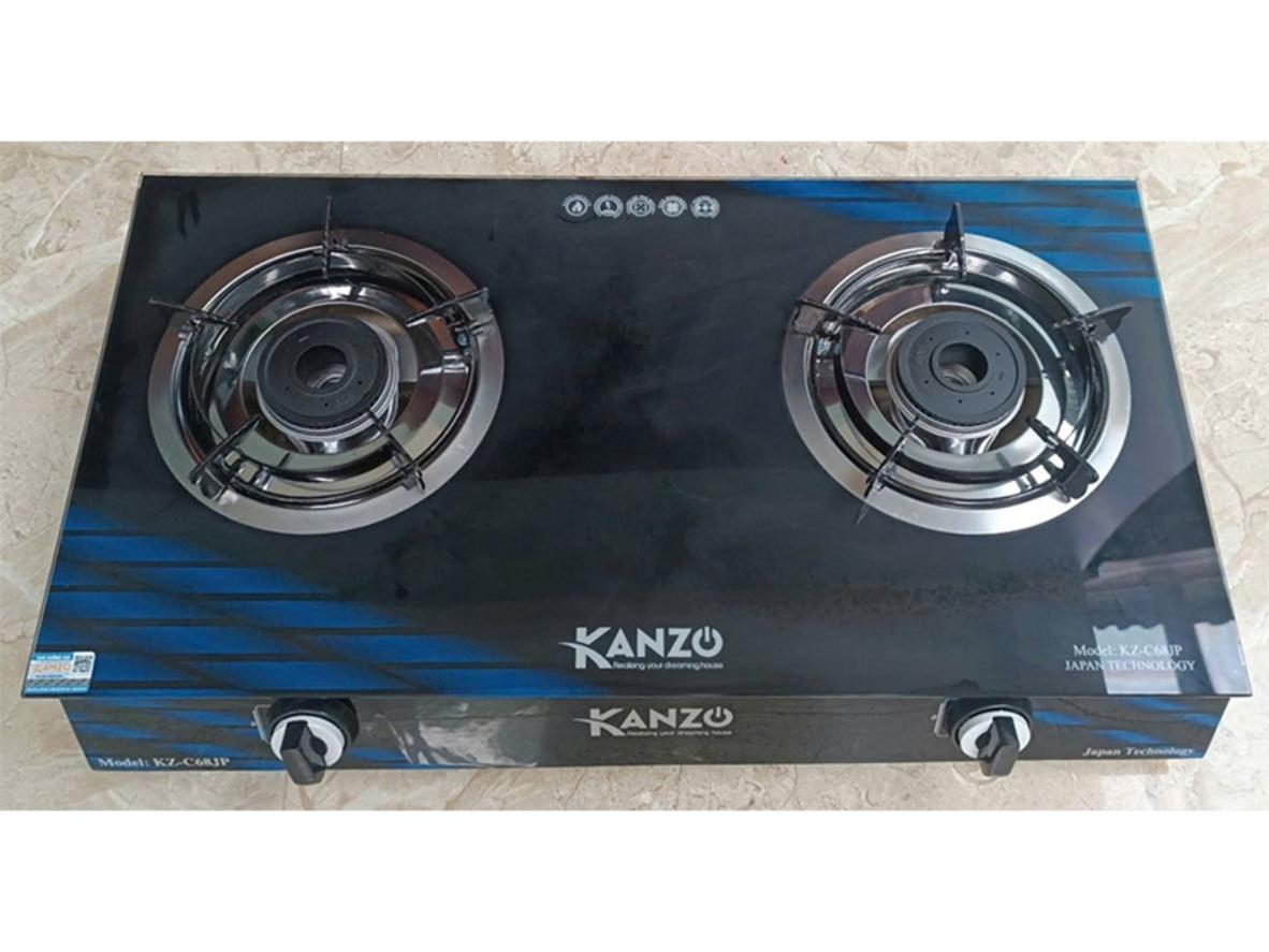 Mặt kính 7mm bền đẹp, dễ vệ sinh.