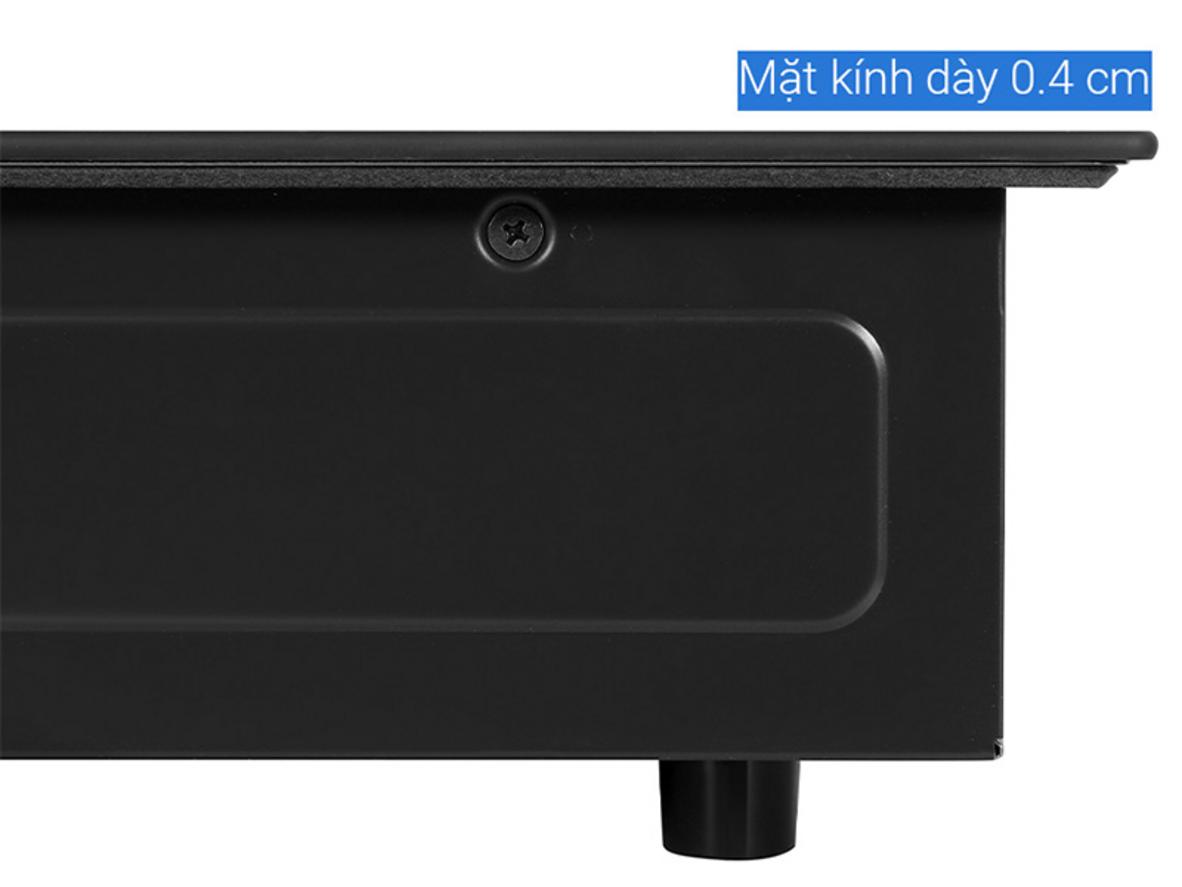 Mặt kính Ceramic bền đẹp, dễ lau chùi.