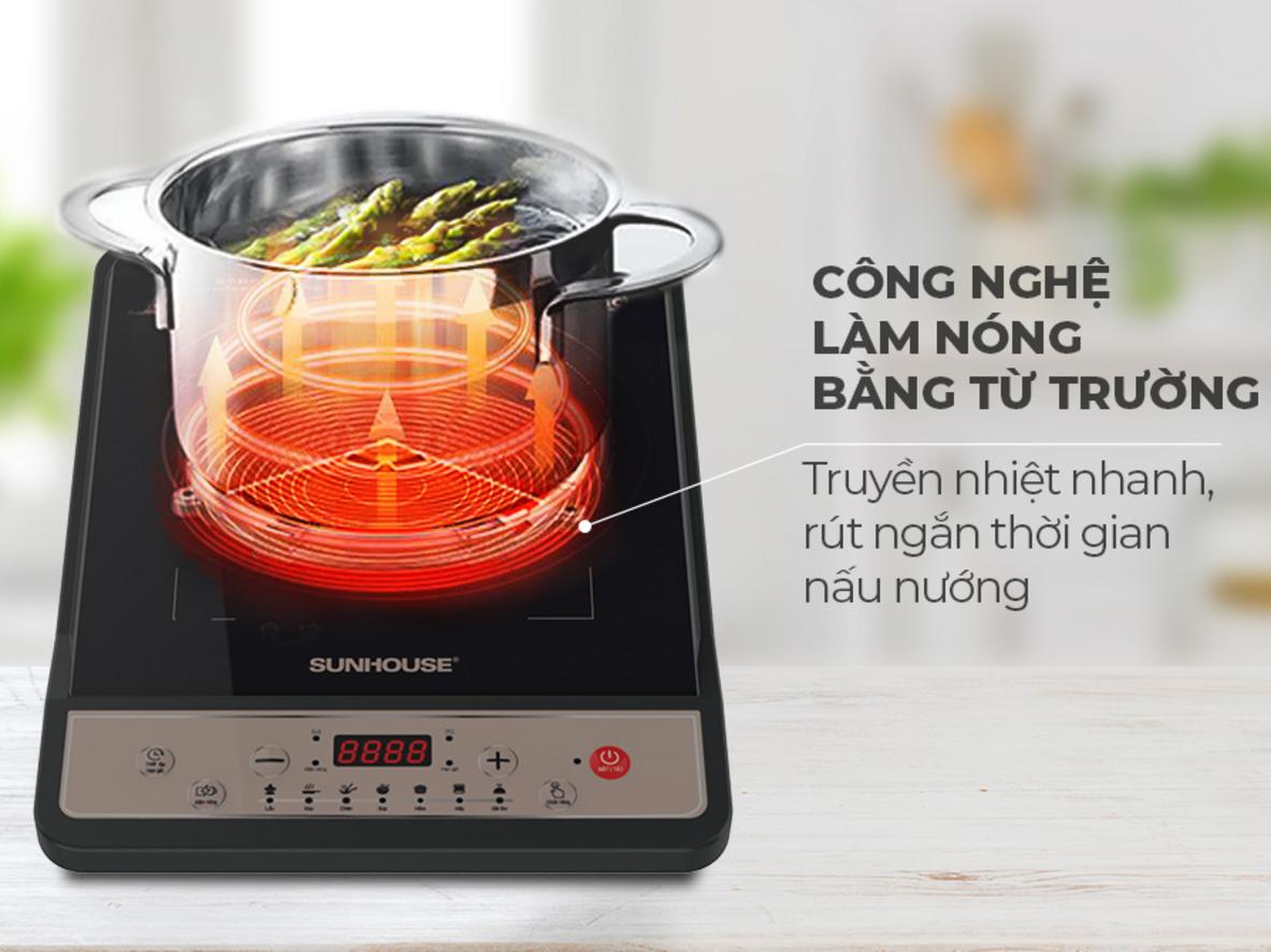 Mặt kính Ceramic cường lực và tính năng tự ngắt giúp sử dụng an toàn, bền bỉ hơn.