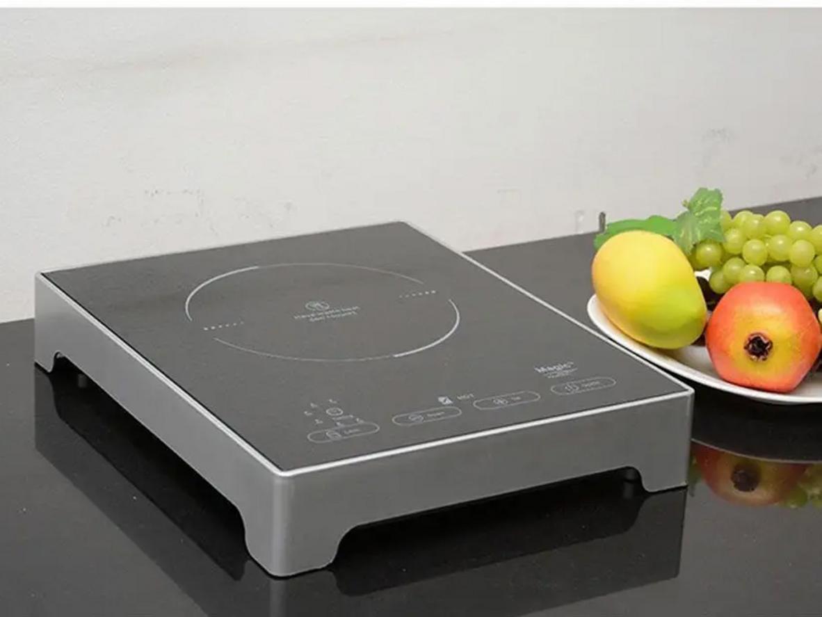 Mặt kính Ceramic và vùng nấu 19cm tiện vệ sinh