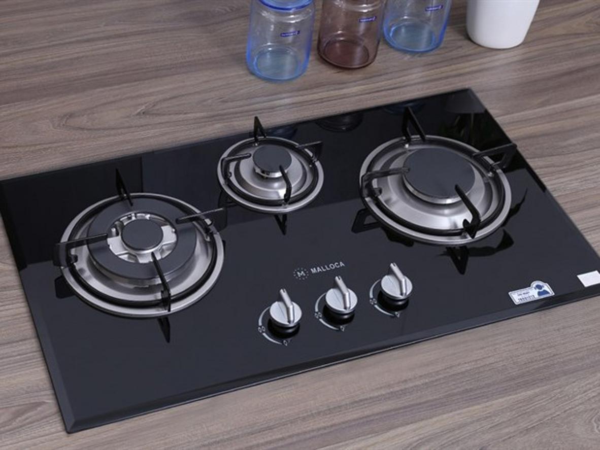 Mặt kính cường lực đen 8mm sang trọng và bền chắc.