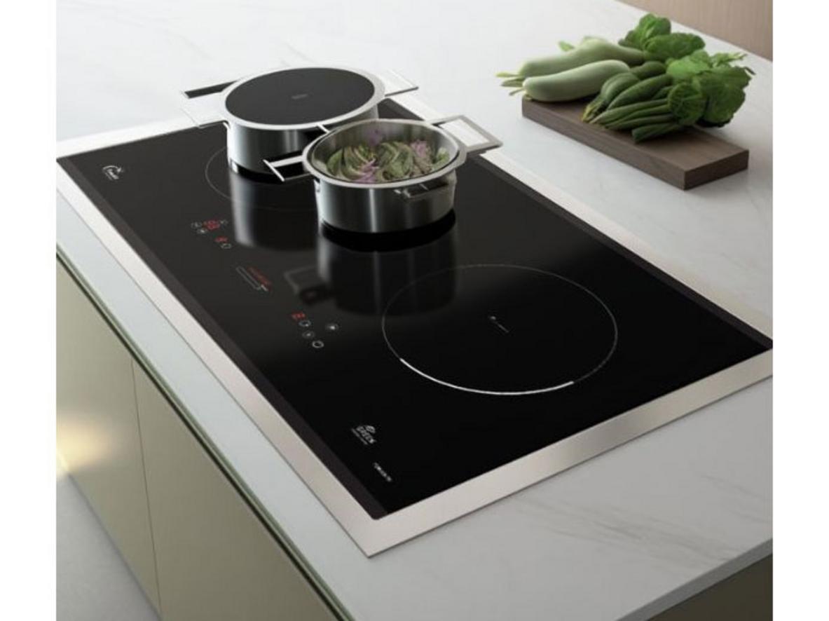 Mặt kính Schott Ceran mang lại độ bền và vẻ ngoài cao cấp.