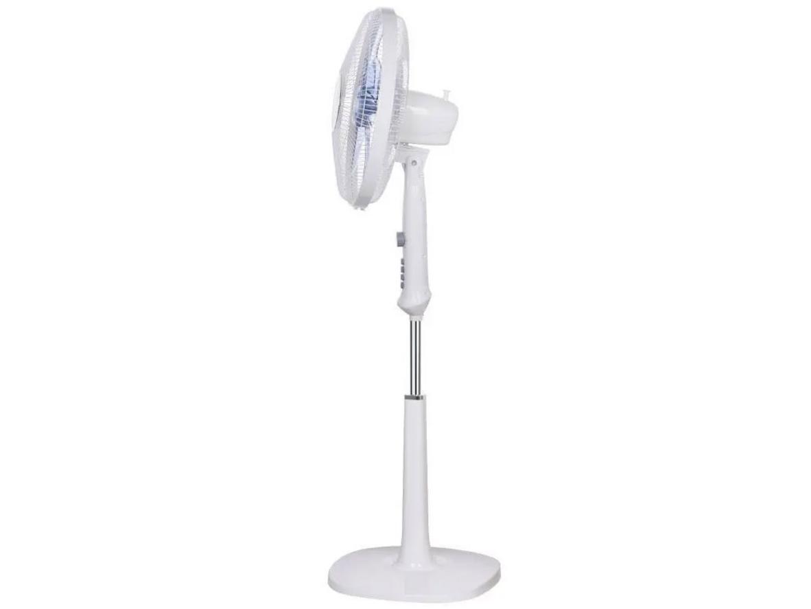 Công suất 50W và sải cánh 50cm giúp làm mát hiệu quả hơn.