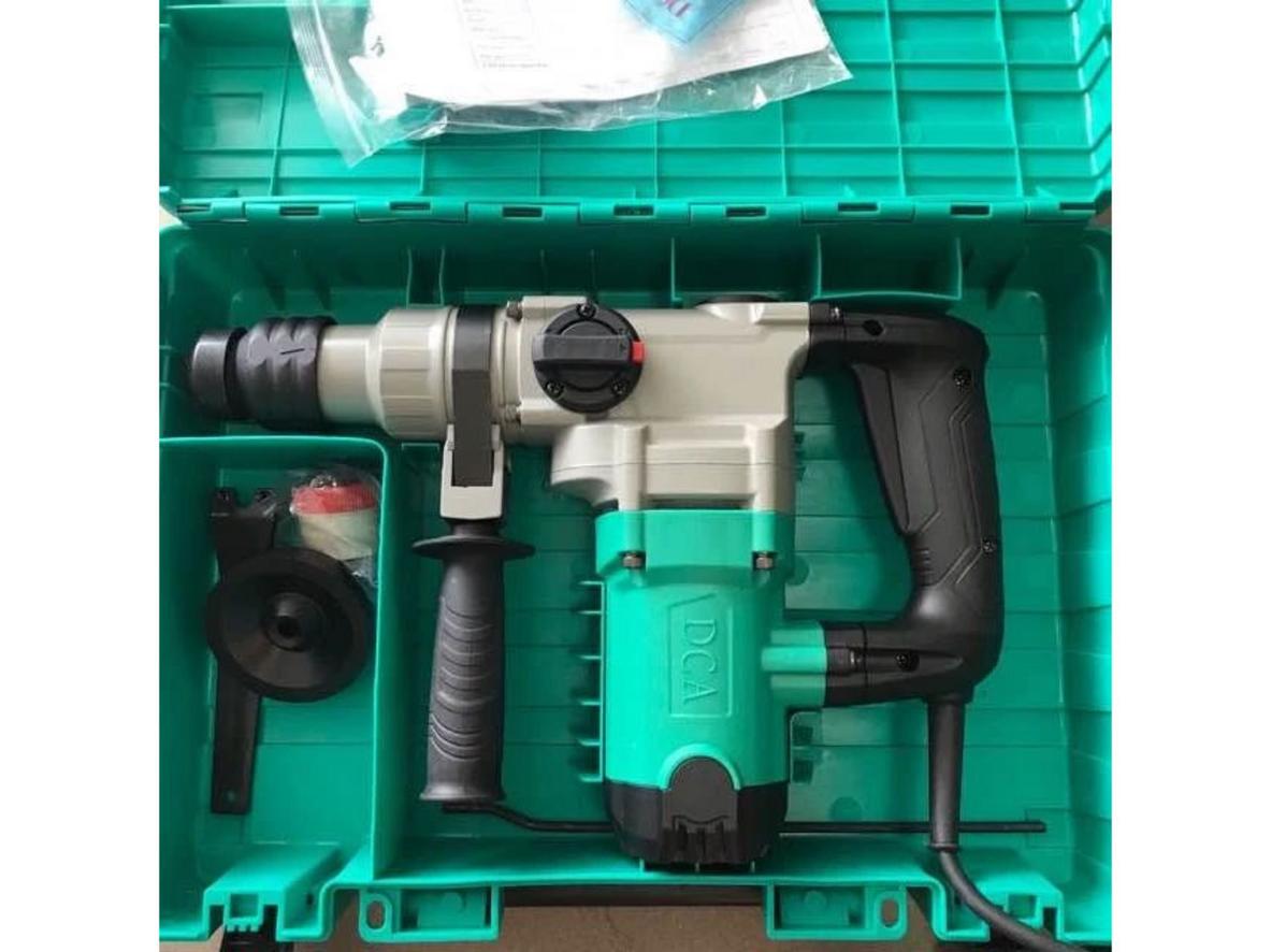 Mô tơ chổi than 900W cho lực đục ổn định