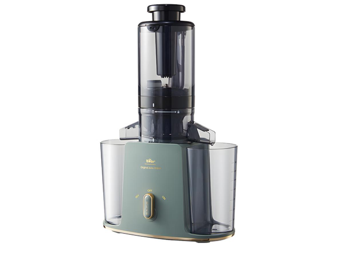Miệng tiếp nguyên liệu 103mm giúp ép nguyên trái tiện lợi