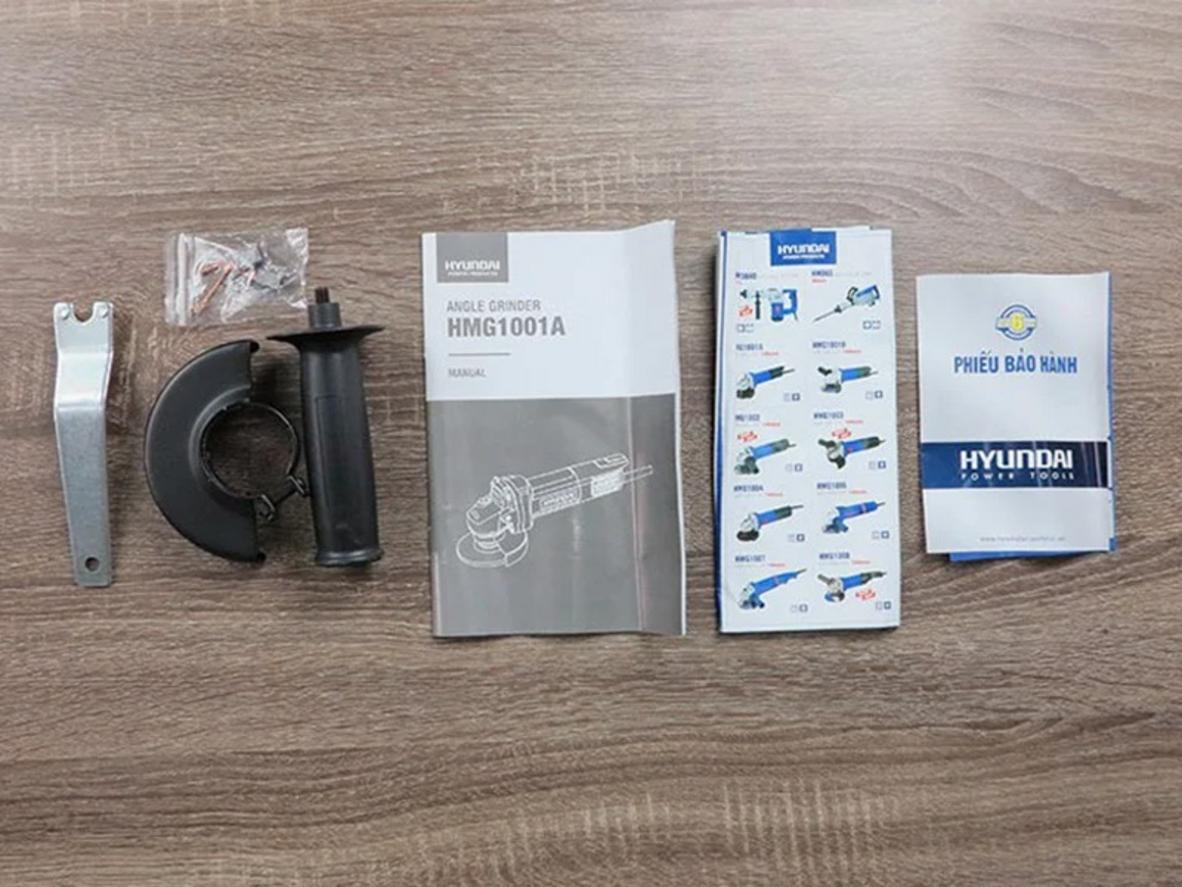 750W và 11.000 vòng/phút giúp máy làm việc nhanh, gọn.