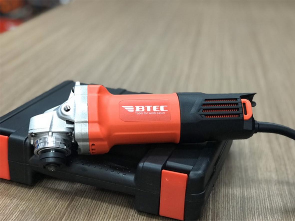 Công suất 750W cho nhu cầu cắt mài phổ thông