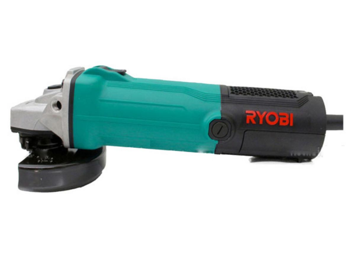 Công suất 770W giúp mài cắt nhanh và gọn hơn.