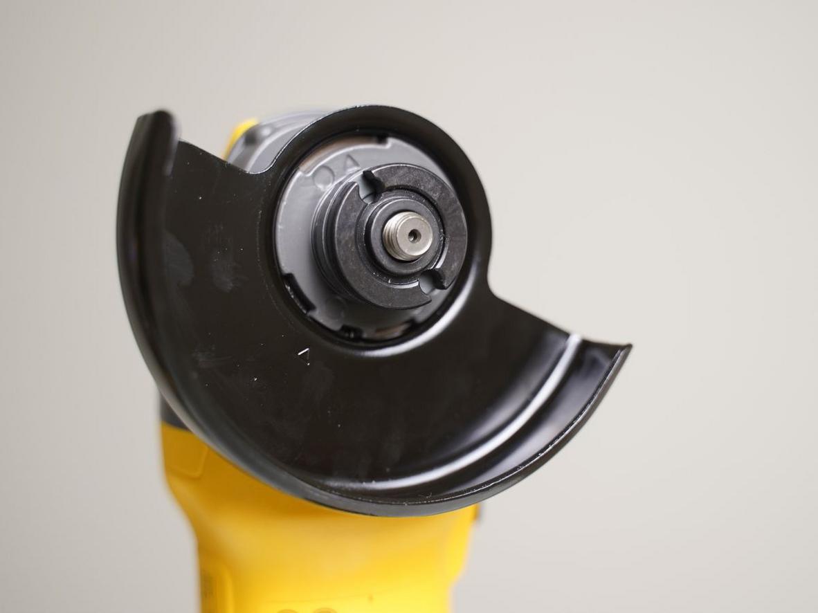 Tổng quan Máy mài góc dùng pin DeWalt DCG409P1