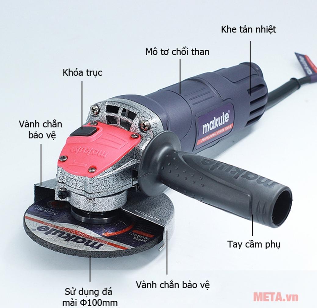 Công suất 850W và tốc độ cao giúp máy vào việc nhanh.
