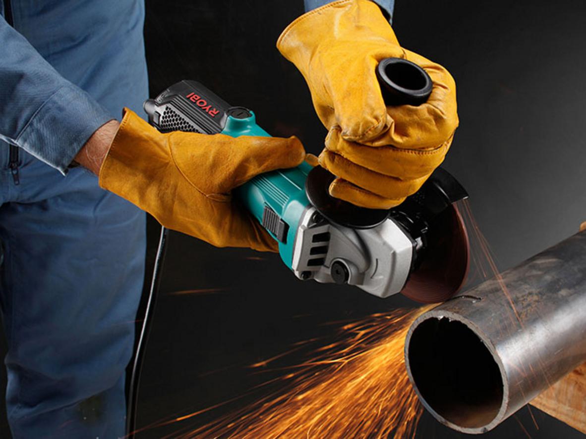Công tắc trượt và thiết kế gọn giúp thao tác dễ kiểm soát.