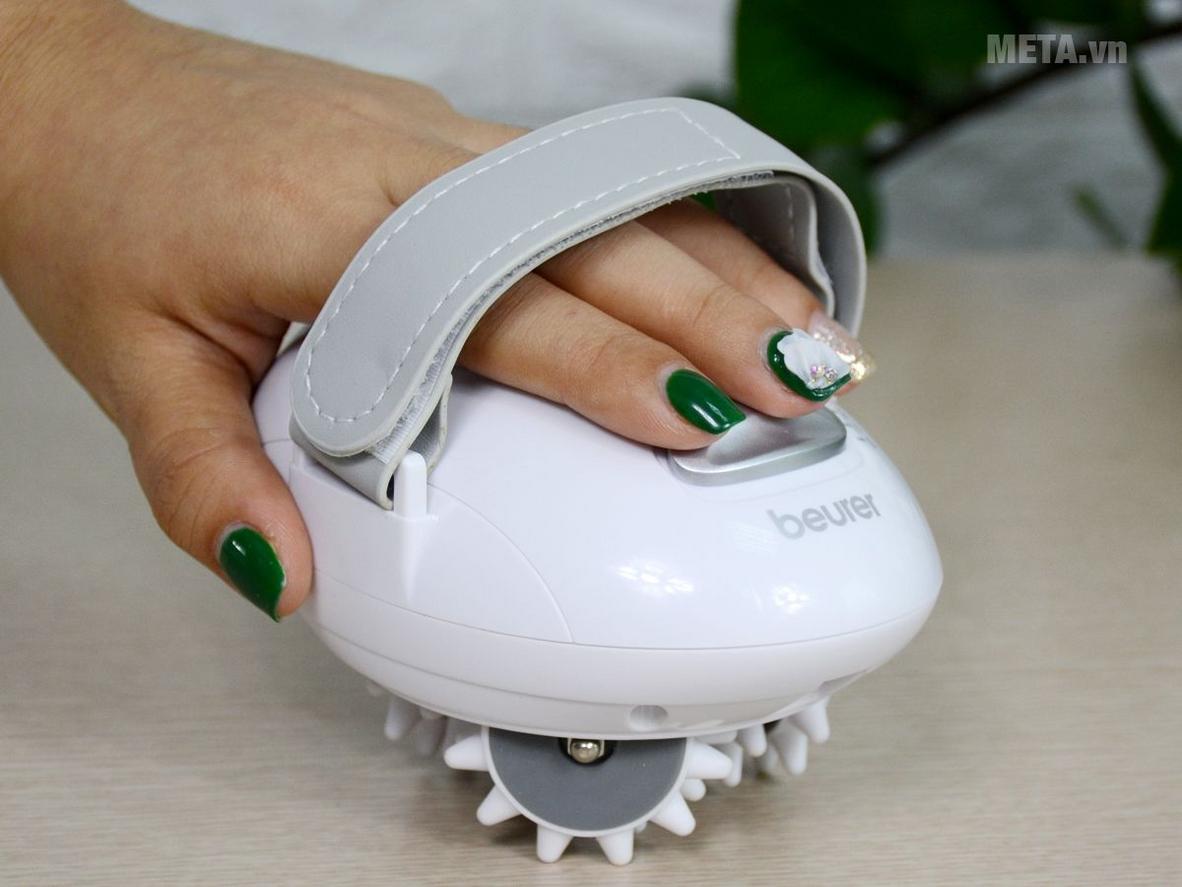 3 con lăn xoay 180 độ của Beurer CM50 tạo cảm giác massage sâu hơn.