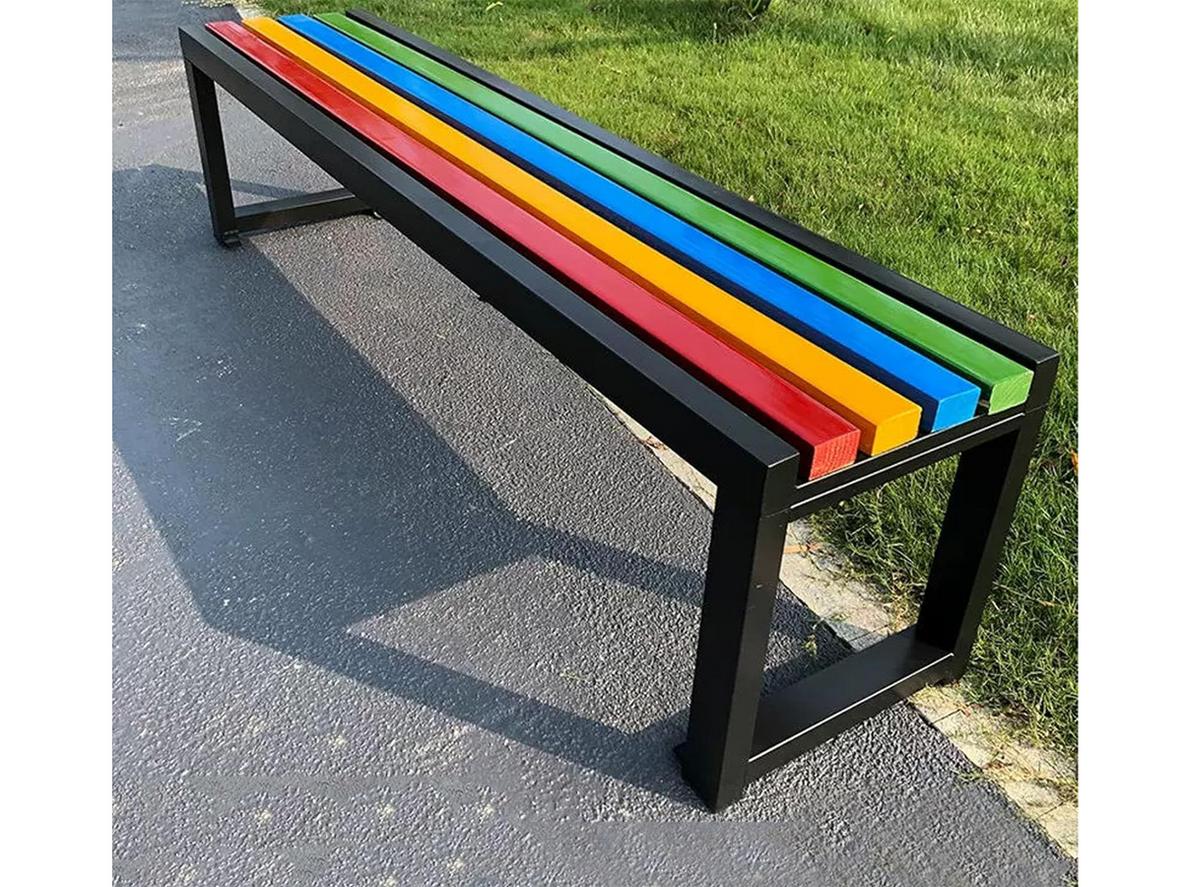 Nan nhựa Composite giả gỗ mang lại thẩm mỹ hiện đại và dễ vệ sinh.