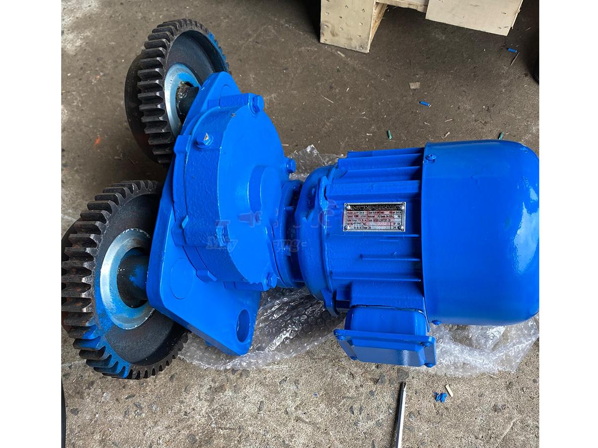 Tải trọng 1 tấn phù hợp xưởng, kho và công trình.
