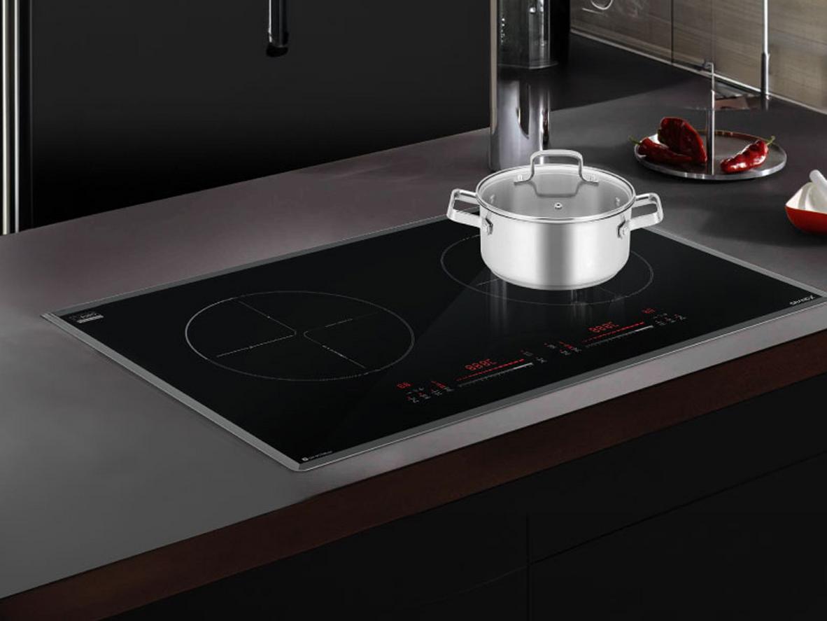 2 vùng nấu độc lập hỗ trợ nấu nhanh và linh hoạt.