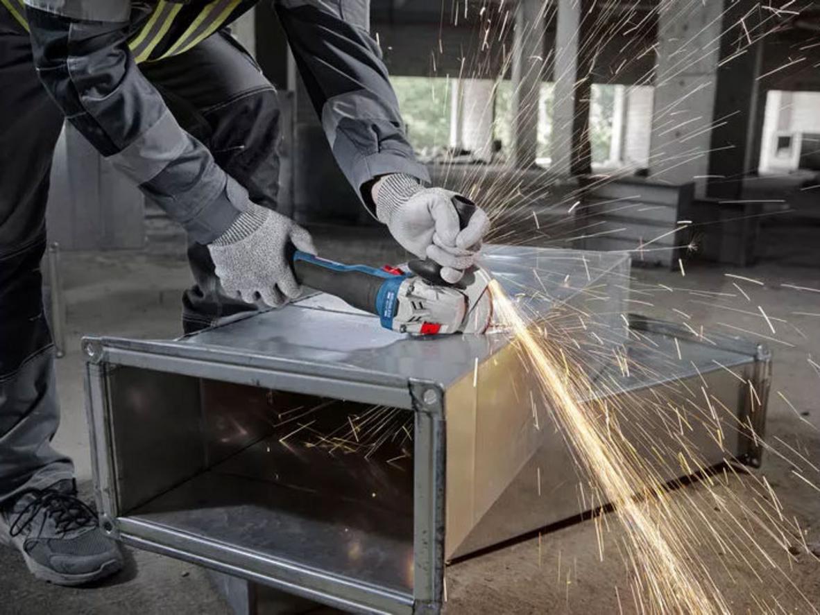 Thiết kế nhỏ gọn giúp thao tác linh hoạt